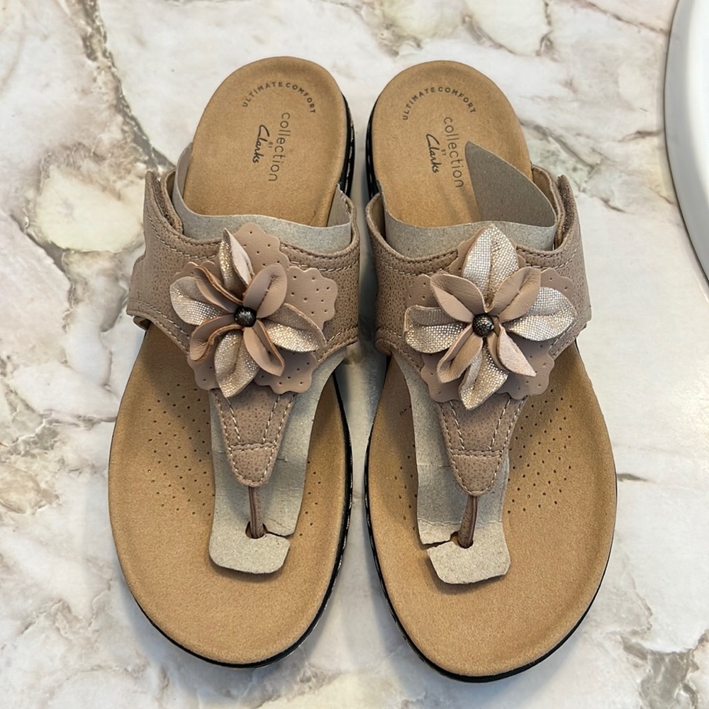 Brand new, never worn collection by Clarks Laurieann Gema sandals. 7 WIDE